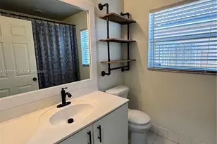 2010 SE 14th St, Homestead, FL 33035 - Photo 4