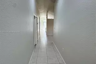 2010 SE 14th St, Homestead, FL 33035 - Photo 2