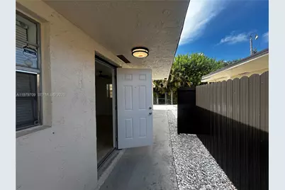 916 SW 10th St #1-3, Hallandale Beach, FL 33009 - Photo 18