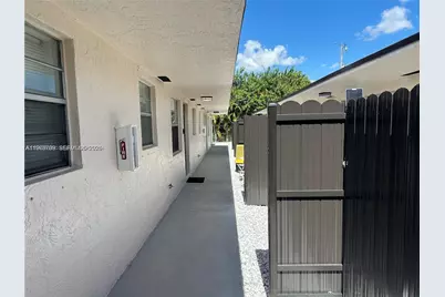 916 SW 10th St #1-3, Hallandale Beach, FL 33009 - Photo 12
