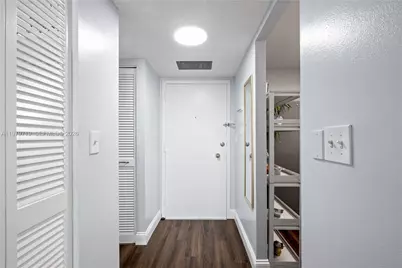 427 Golden Isles Dr #11H, Hallandale Beach, FL 33009 - Photo 24