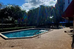 3301 N Country Club Dr, Aventura, FL 33180 - Photo 20
