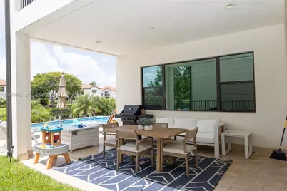 11826 SW 13th Ct, Pembroke Pines, FL 33025 - Photo 32