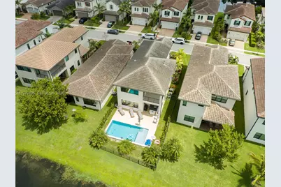 11826 SW 13th Ct, Pembroke Pines, FL 33025 - Photo 50