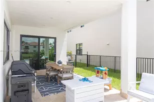 11826 SW 13th Ct, Pembroke Pines, FL 33025 - Photo 12