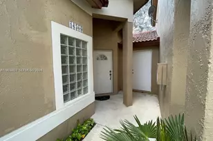 16309 Emerald Cove Rd, Weston, FL 33331 - Photo 2