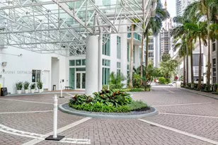 41 SE 5th St, Miami, FL 33131 - Photo 26