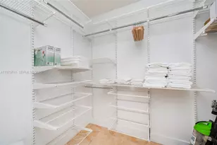 41 SE 5th St, Miami, FL 33131 - Photo 14