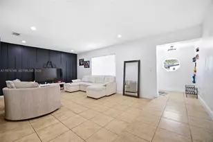 1185 NW 92nd Ave, Pembroke Pines, FL 33024 - Photo 24