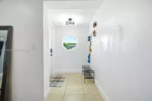 1185 NW 92nd Ave, Pembroke Pines, FL 33024 - Photo 8