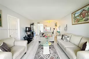 7891 N Sunrise Lakes Dr, Sunrise, FL 33322 - Photo 14