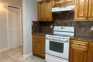 6950 Miami Gardens Dr, Hialeah, FL 33015 - Photo 6
