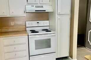 1200 St Charles Pl, Pembroke Pines, FL 33026 - Photo 8