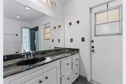 8310 SW 26th Pl, Davie, FL 33328 - Photo 6