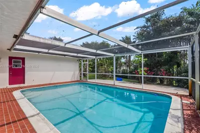 8310 SW 26th Pl, Davie, FL 33328 - Photo 18