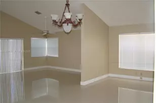 2784 Oakleigh Ln, Davie, FL 33328 - Photo 1