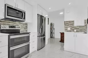 3661 Via Poinciana, Lake Worth, FL 33467 - Photo 18