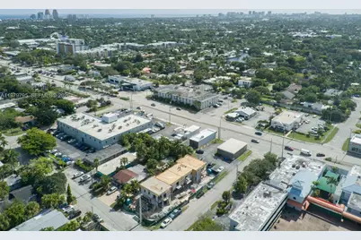 1302 NE 32nd St #2, Oakland Park, FL 33334 - Photo 14