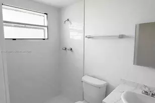 1077 NW 45th Ave, Miami, FL 33126 - Photo 4