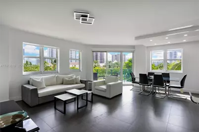 19900 E Country Club Dr #311, Aventura, FL 33180 - Photo 2