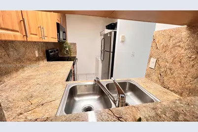 809 Twin Lakes Dr #32-A, Coral Springs, FL 33071 - Photo 2