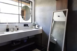 2500 Bayview Dr, Fort Lauderdale, FL 33305 - Photo 34