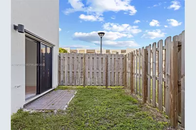 21089 NE 8th Ave, Miami, FL 33179 - Photo 14