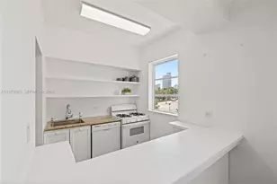 4710 Pine Tree Dr, Miami Beach, FL 33140 - Photo 6