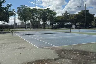 215 Lake Pointe Dr, Oakland Park, FL 33309 - Photo 8