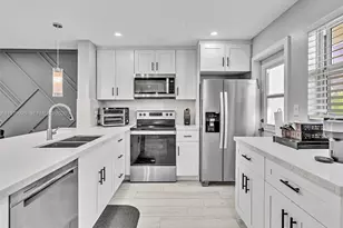 610 NE 12th Ave, Hallandale Beach, FL 33009 - Photo 8