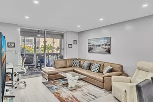 610 NE 12th Ave, Hallandale Beach, FL 33009 - Photo 12