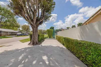 7010 SW 66th Ave #25, South Miami, FL 33143 - Photo 4