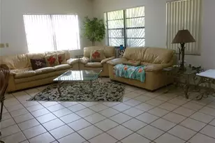 3261 NW 14th St, Miami, FL 33125 - Photo 8