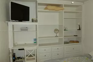 3261 NW 14th St, Miami, FL 33125 - Photo 12