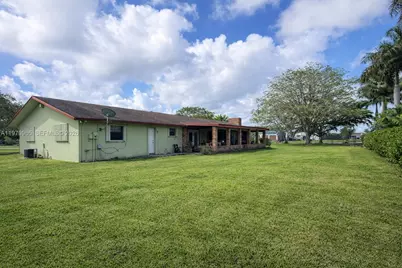 16981 SW 276th St, Homestead, FL 33031 - Photo 2