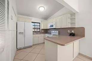 2496 W 70th Pl, Hialeah, FL 33016 - Photo 10