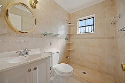 2496 W 70th Pl, Hialeah, FL 33016 - Photo 20