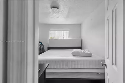 2900 SW 19th St, Miami, FL 33145 - Photo 14
