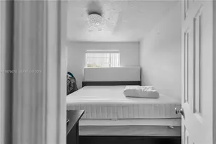 2900 SW 19th St, Miami, FL 33145 - Photo 14