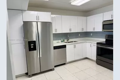 20850 San Simeon Way #105-5, Miami, FL 33179 - Photo 2