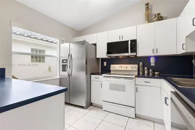 8269 SW 157th Pl, Miami, FL 33193 - Photo 16