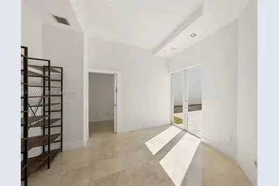 822 Meridian Ln, Hollywood, FL 33019 - Photo 16