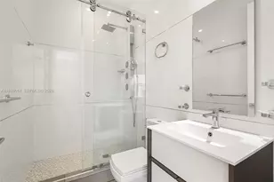 822 Meridian Ln, Hollywood, FL 33019 - Photo 36