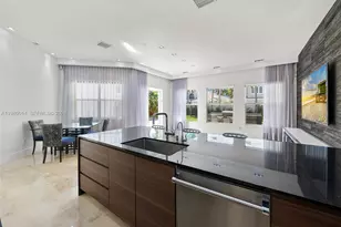 822 Meridian Ln, Hollywood, FL 33019 - Photo 14