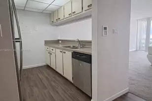 7601 E Treasure Dr, North Bay Village, FL 33141 - Photo 10