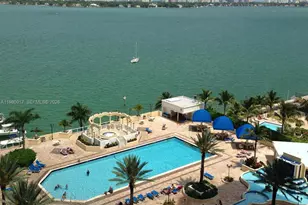 7601 E Treasure Dr, North Bay Village, FL 33141 - Photo 24