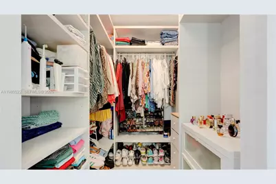 88 SW 7th St #2706, Miami, FL 33130 - Photo 32