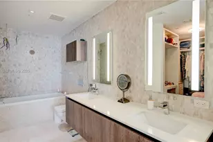 88 SW 7th St, Miami, FL 33130 - Photo 34