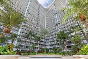 7601 E Treasure Dr, North Bay Village, FL 33141 - Photo 28