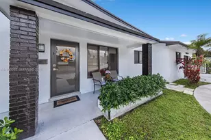 10020 SW 83rd St, Miami, FL 33173 - Photo 2